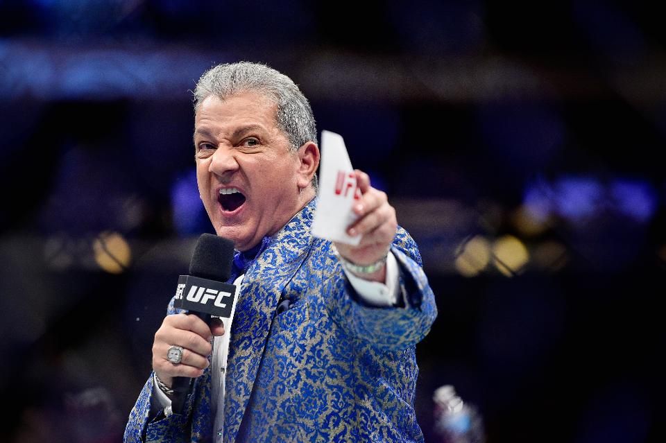 Tvár UFC Bruce Buffer má pred vírusom rešpekt, komentovať však bude