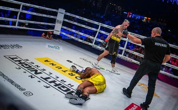 Trashtalk a údery s kopancami vystriedala pokora. Baron reaguje na prehratý zápas s Flexkingom na Fight Night Challenge 3