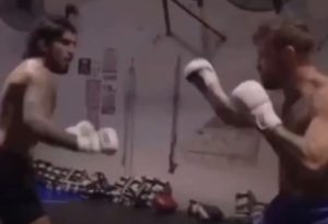 VIDEO: Conor McGregor vs Dillon Danis. Pozrite si tréningový sparing týchto známych borcov