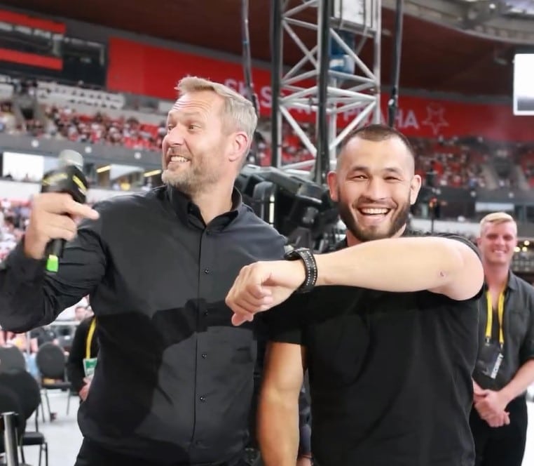 Ondřej Novotný a Makhmud Muradov oznamujú jeho návrat do OKTAGON MMA
