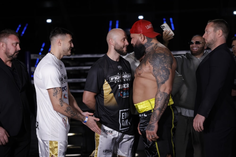 VIDEO Taktika v zápase 2 na 1 bola jasná! "Cverminátor" na dvoch boxerov naraz v boxerskom ringu nestačil
